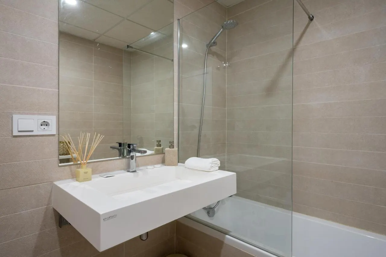 Beachclose Apartment With Pool In Torremolinos By Costarentals - Ref 173