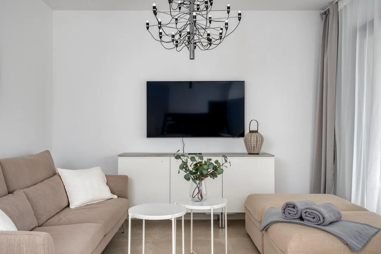 Beachclose Apartment With Pool In Torremolinos By Costarentals - Ref 173