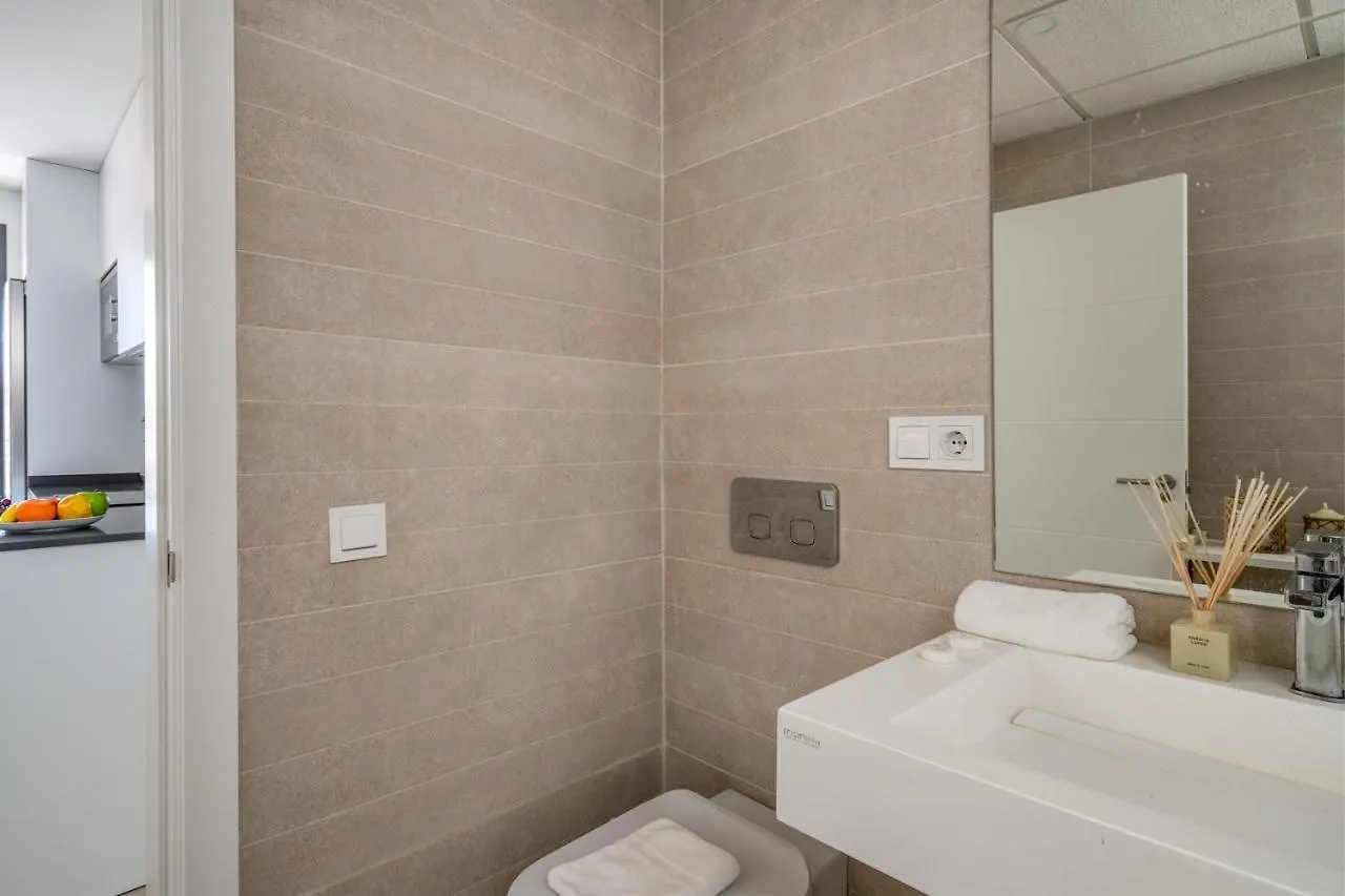 Beachclose Apartment With Pool In Torremolinos By Costarentals - Ref 173