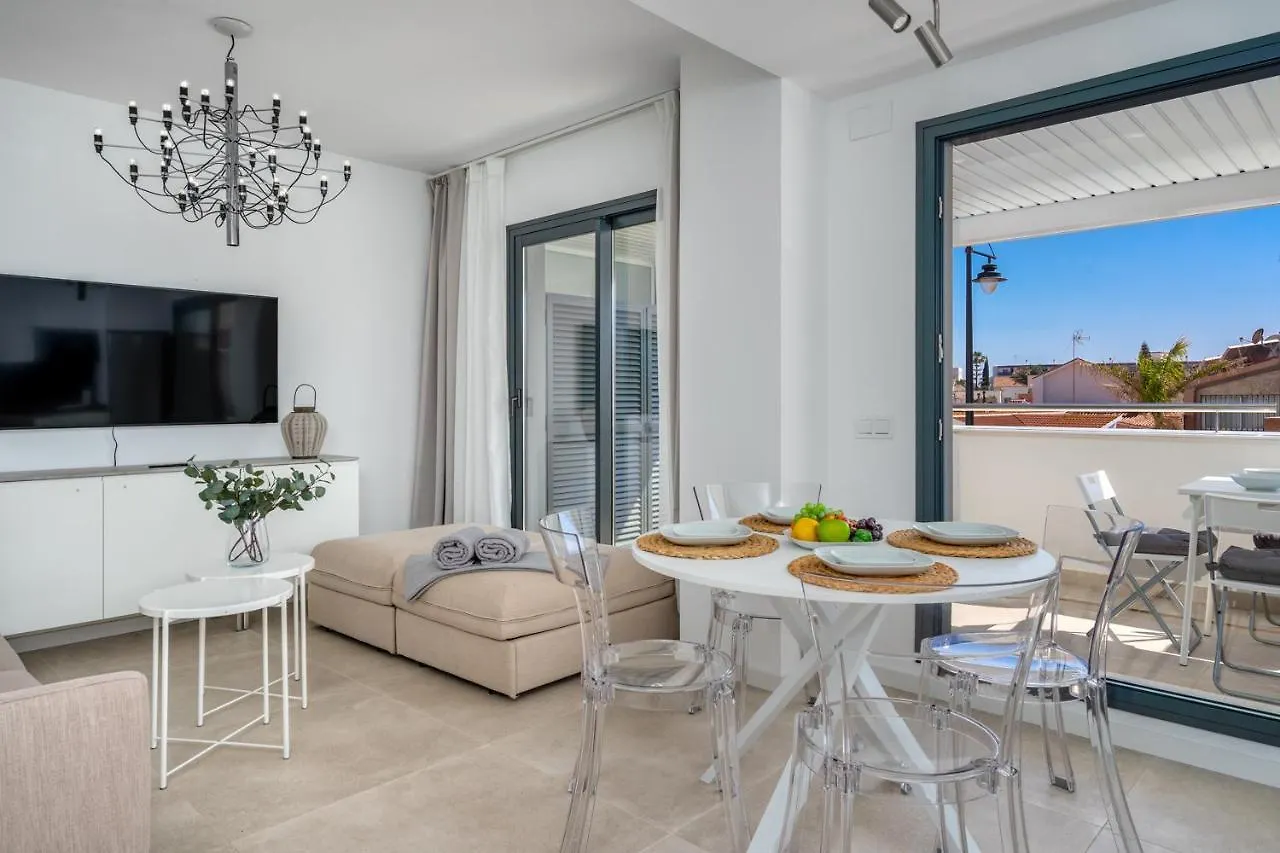Beachclose Apartment With Pool In Torremolinos By Costarentals - Ref 173